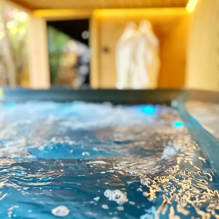 Casa de Férias Tauberchalet I Whirlpool, Sauna, & Detoxvibes I Privates Boutiquechalet Fuer Bis 6 Personen *