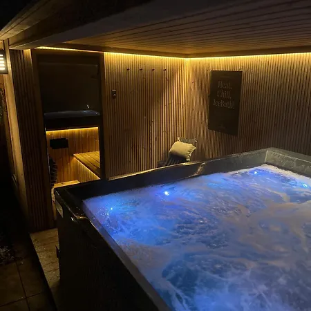 Tauberchalet I Whirlpool, Sauna, & Detoxvibes I Privates Boutiquechalet Fuer Bis 6 Personen Casa de Férias *