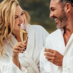 Tauberchalet I Whirlpool, Sauna, & Detoxvibes I Privates Boutiquechalet Fuer Bis 6 Personen Dom wakacyjny