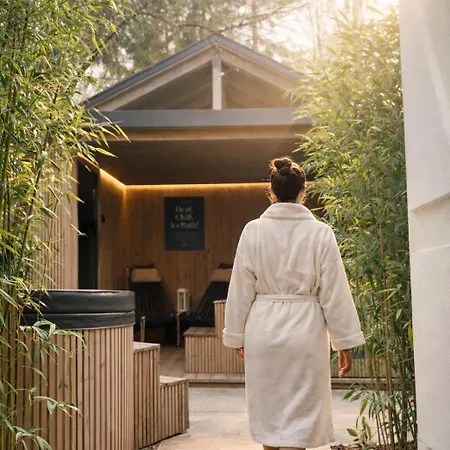 Tauberchalet I Boutique Private I Slow Mornings I Warm Water I Quiet Luxury Semesterbostad *