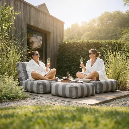 Tauberchalet I Boutique Private I Slow Mornings I Warm Water I Quiet Luxury Semesterbostad